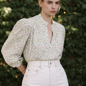 Trovata birds of paradise spring ivy floral keyhole neck top